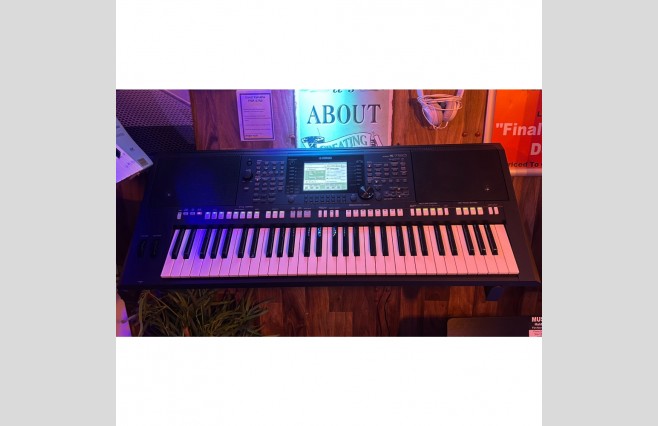 Used Yamaha PSR-S750 Keyboard (SN:ECUM01357) - Image 1